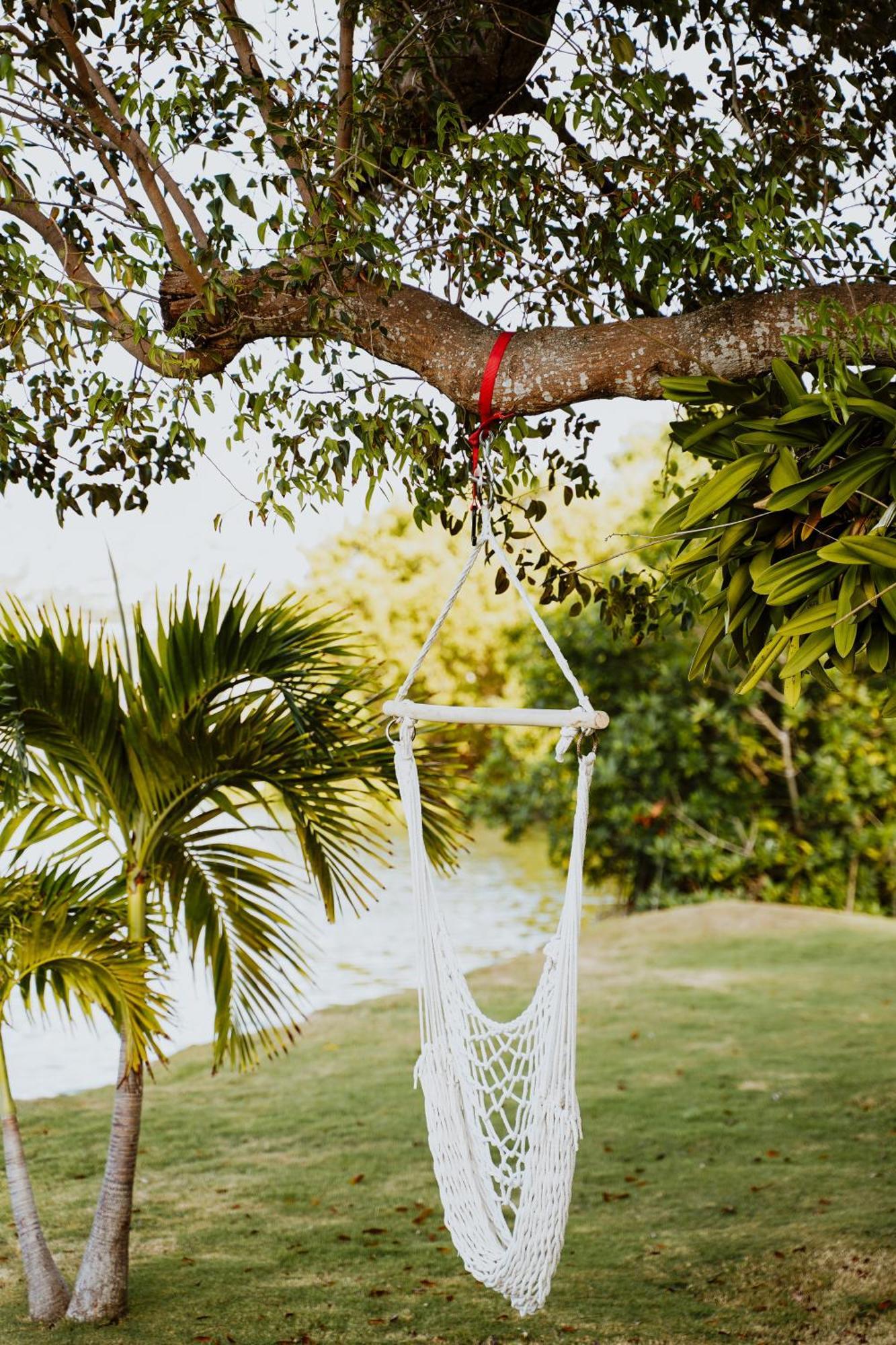 Shangri-La Boutique Bed & Breakfast West Bay エクステリア 写真