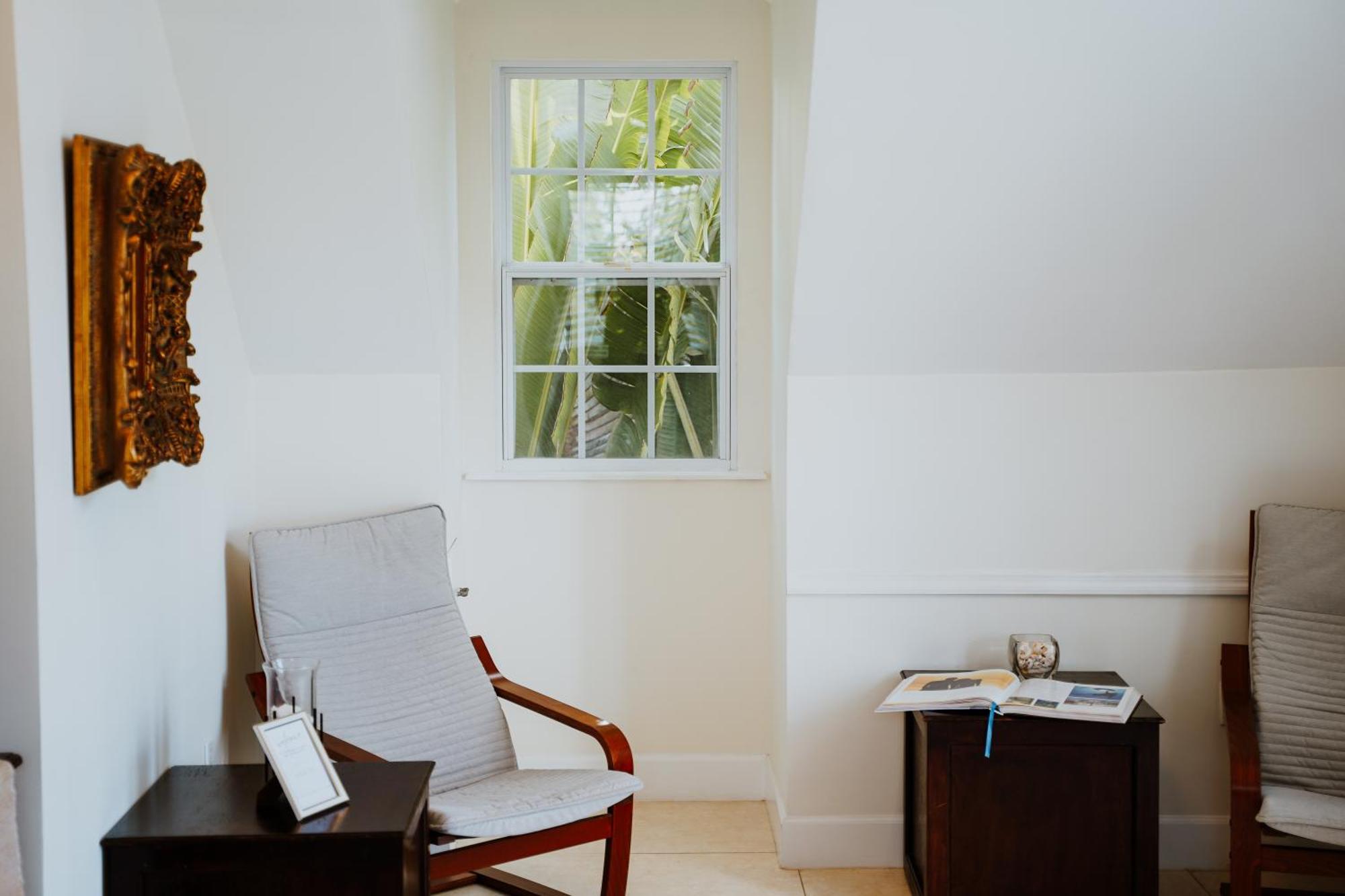 Shangri-La Boutique Bed & Breakfast West Bay 部屋 写真
