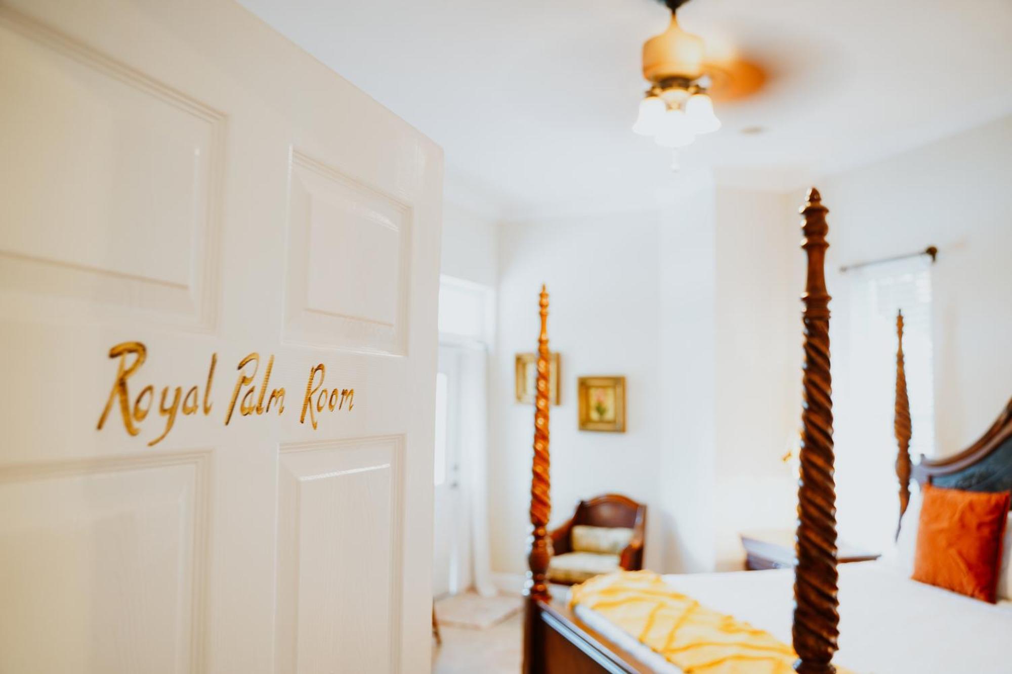 Shangri-La Boutique Bed & Breakfast West Bay 部屋 写真
