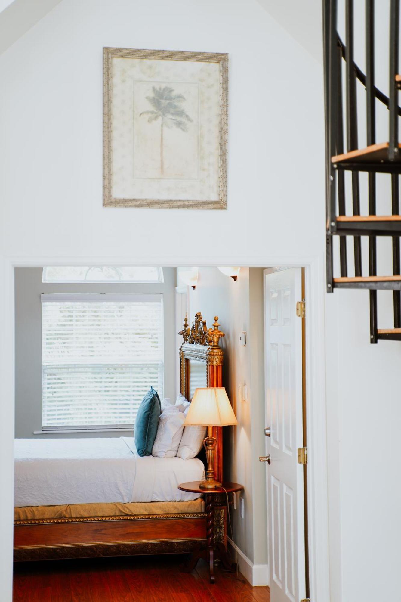 Shangri-La Boutique Bed & Breakfast West Bay 部屋 写真